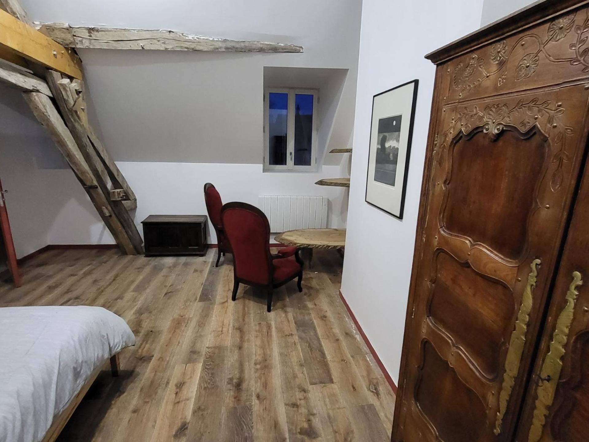 Bed and Breakfast Les Oiseaux De Passage Escolives-Sainte-Camille Екстер'єр фото