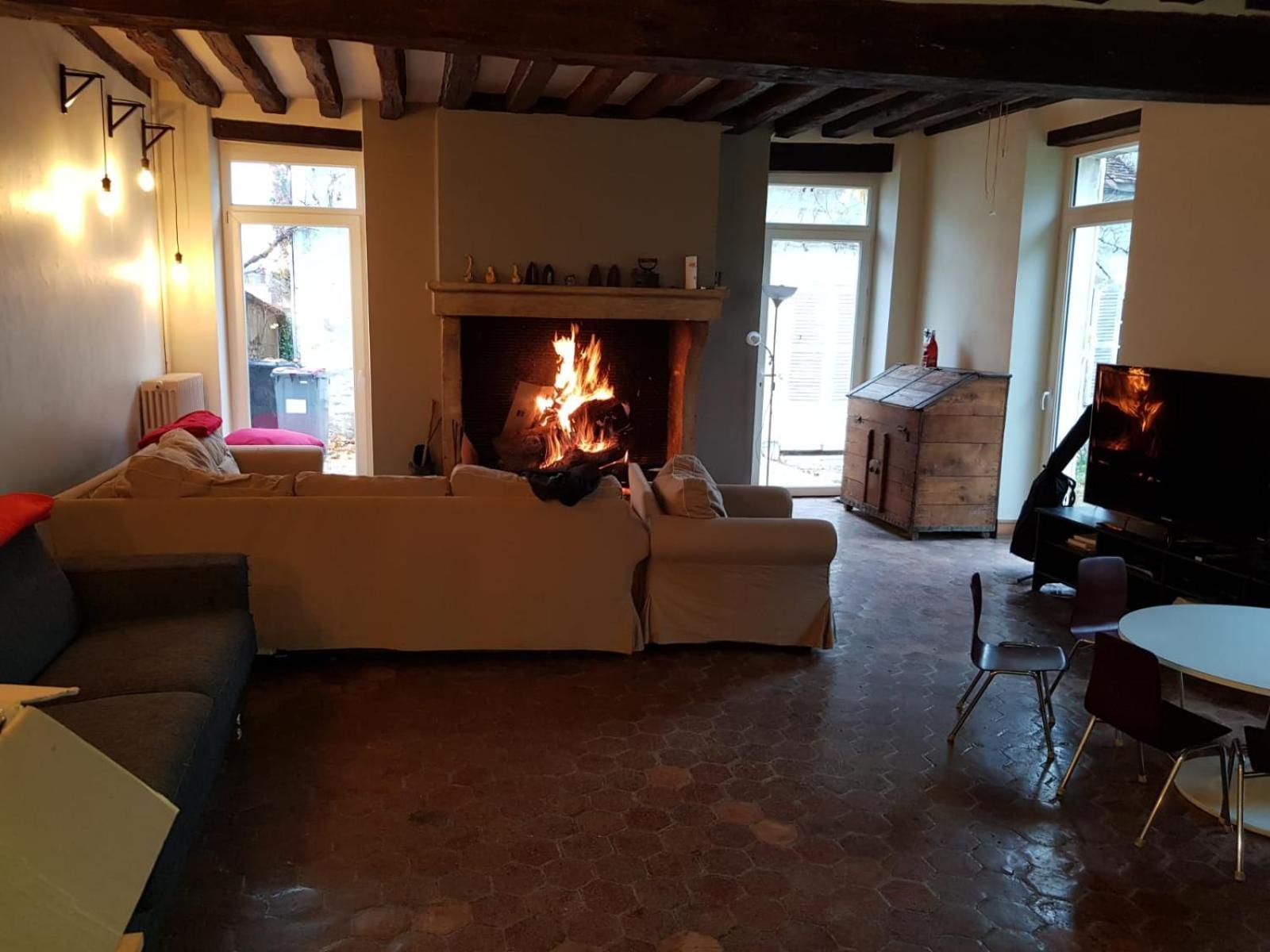 Bed and Breakfast Les Oiseaux De Passage Escolives-Sainte-Camille Екстер'єр фото