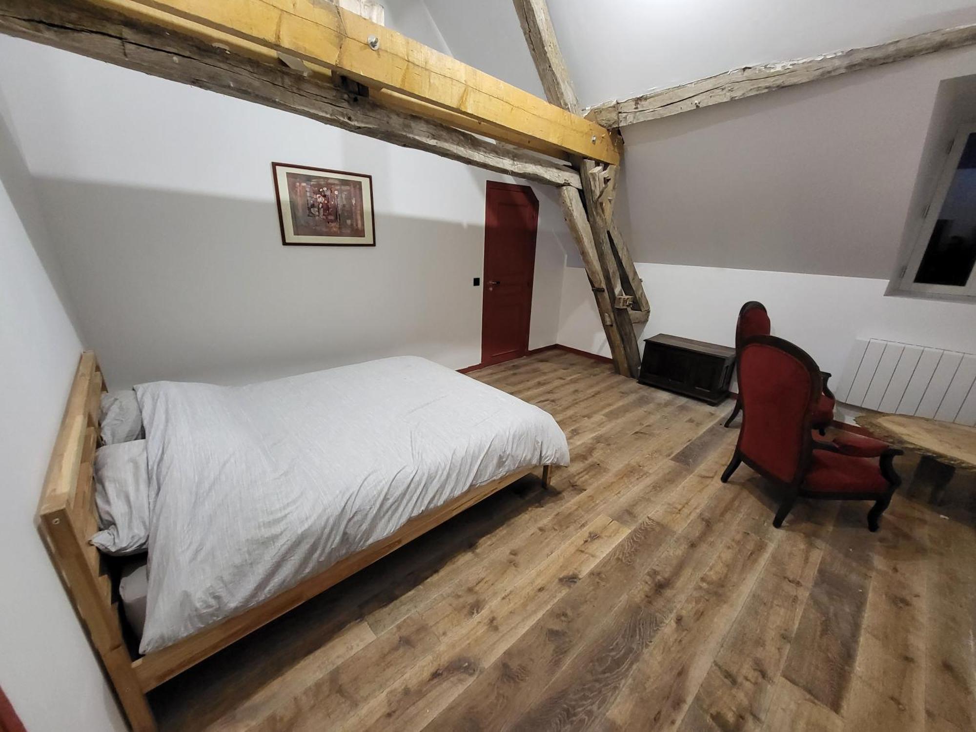 Bed and Breakfast Les Oiseaux De Passage Escolives-Sainte-Camille Екстер'єр фото